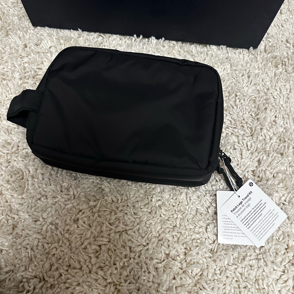 Lululemon Patch Logo Travel Kit - Picture 6 of 6